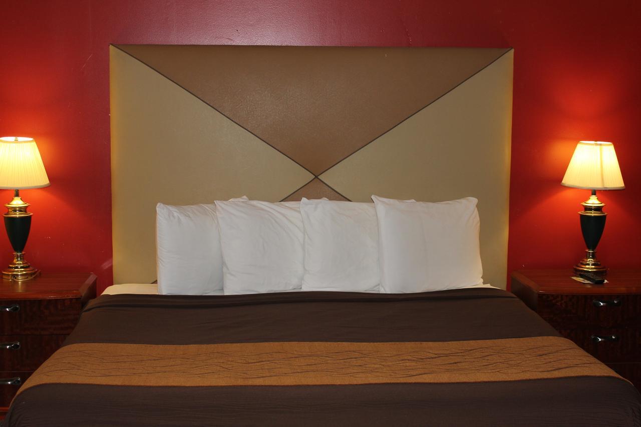 Econo Lodge Oskaloosa Экстерьер фото