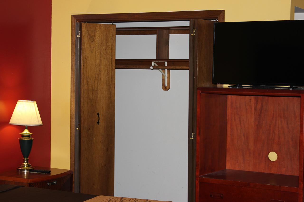 Econo Lodge Oskaloosa Экстерьер фото